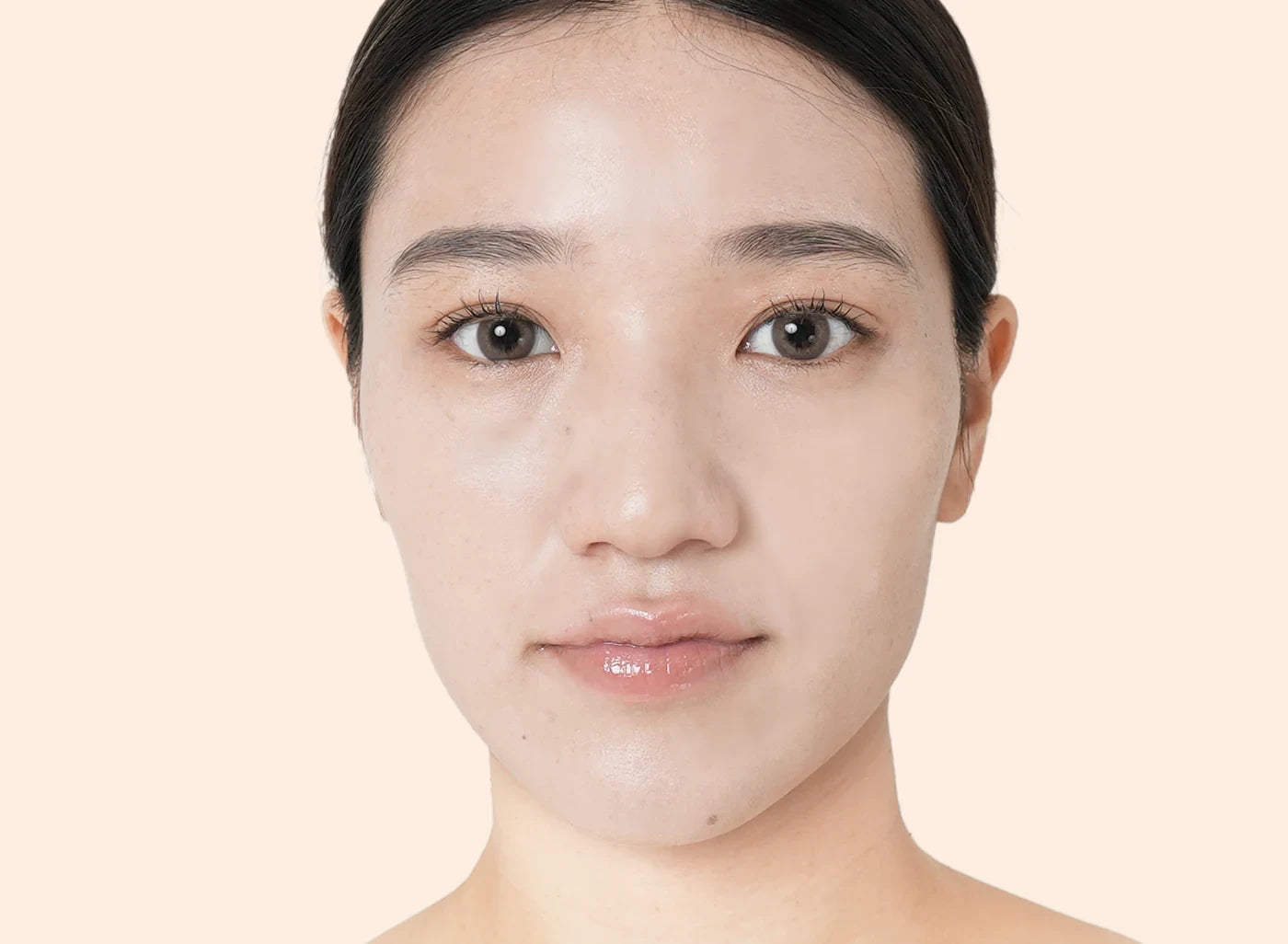 ブレミッシュトリートメントを使用した後の肌（メイクアップ効果による）